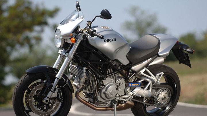 Ducati Monster S2R-1000 2005 in Silver Side Pose